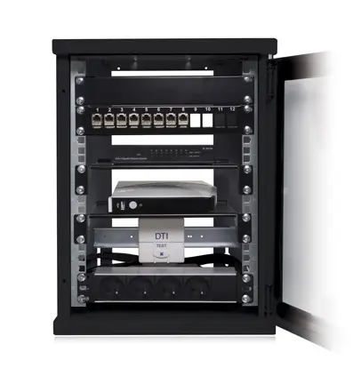 [VIS13P1553201] COFFR 10" noir +étagère+rail DIN+panneau brass+8 emb+8 cord+kit terre